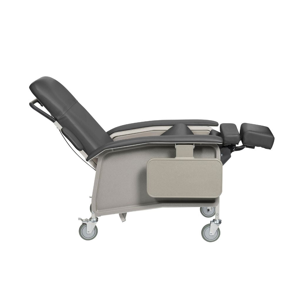 Comfortable Geri Chair Recliner For Medical Facilities